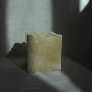 Onyx Hand Poured Candle - Scallop
