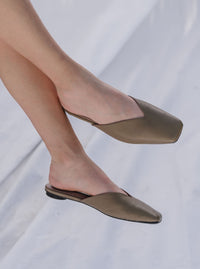 Thumbnail for Londyn Square-toed Leather Flat